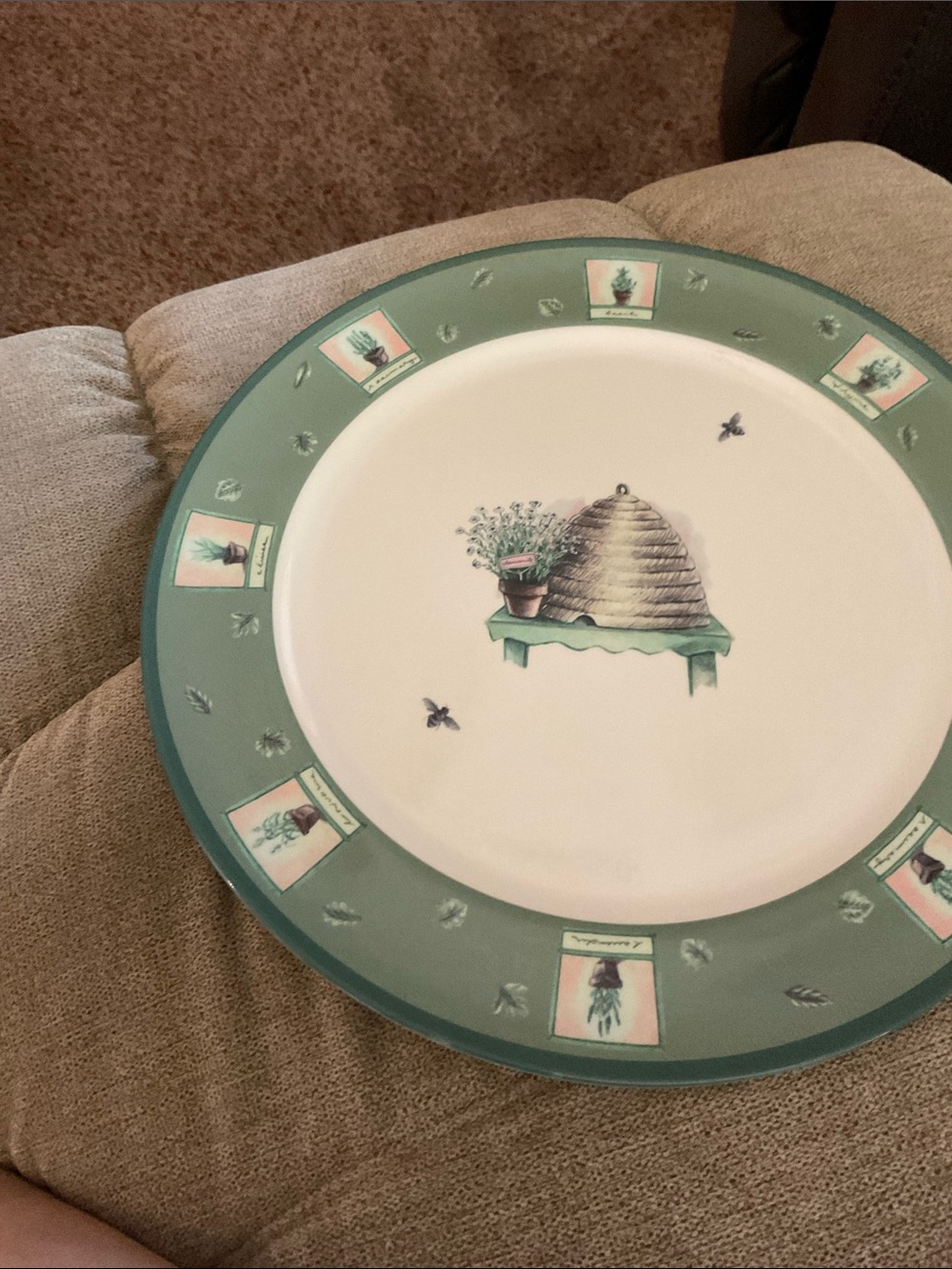 Precidio Pfaltzgraff Naturewood Beehive Melamine 14” Serving Plate - Picture 2 of 7